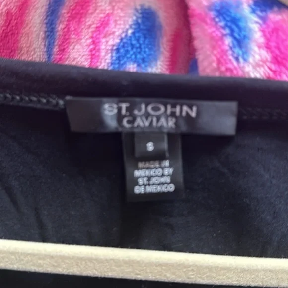ST. JOHN CAVIAR top. Size Small - Picture 6 of 6
